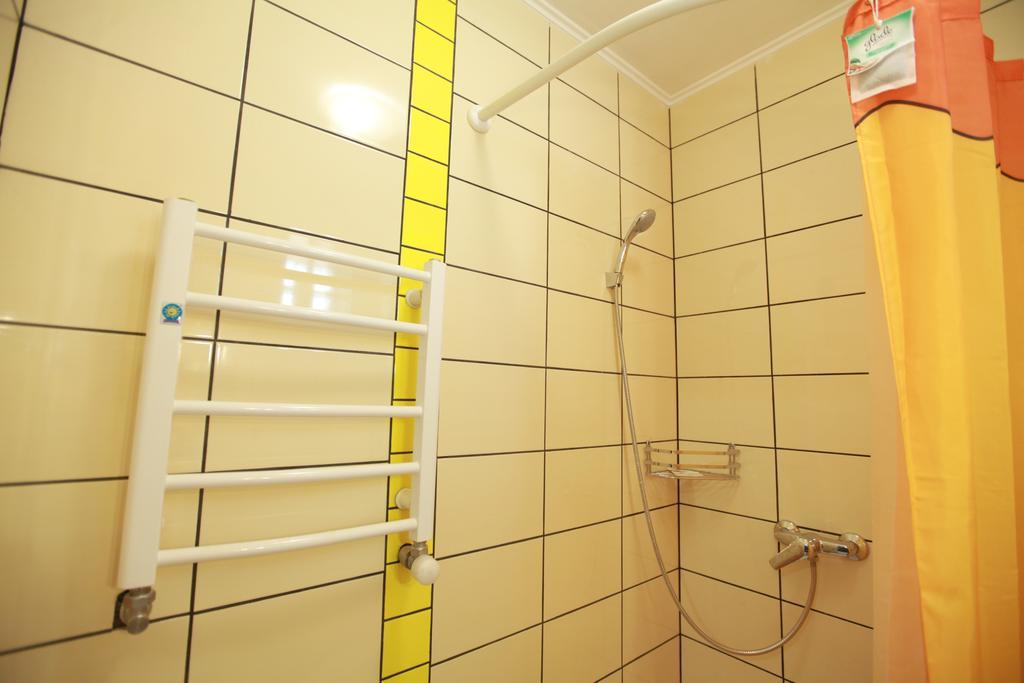 Apartment On Zaliznychna Лвив Стая снимка