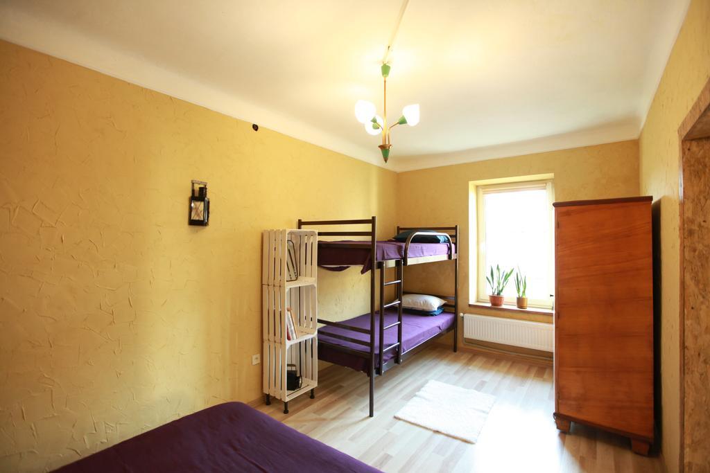 Apartment On Zaliznychna Лвив Стая снимка