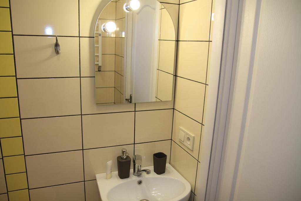 Apartment On Zaliznychna Лвив Екстериор снимка