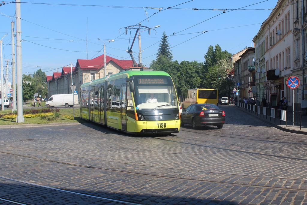 Apartment On Zaliznychna Лвив Екстериор снимка